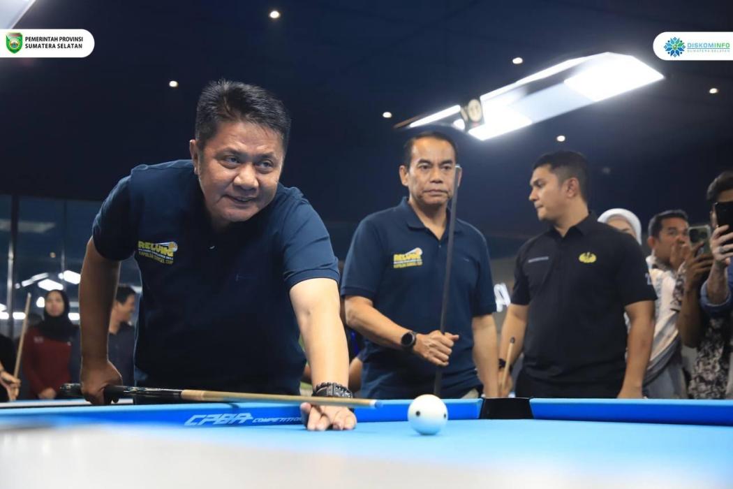 Keseruan Gubernur Herman Deru vs Kapolda Sumsel Adu Tangguh di Turnamen Relung Billiard Challenge 2025