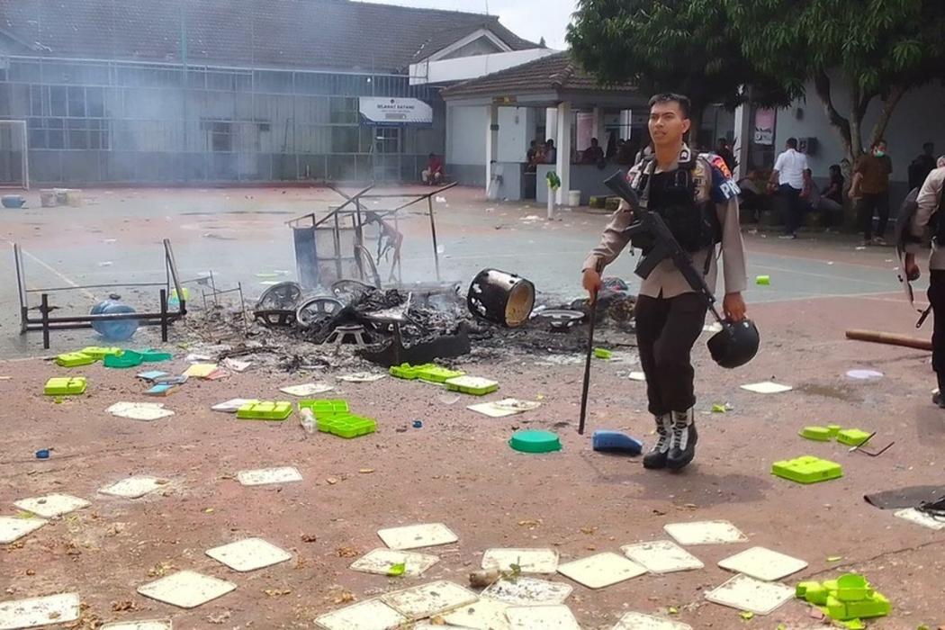 kerusuhan-di-lapas-muara-beliti-diduga-gara-gara-razia-handphone-kalapas-tak-ada-korban-tapi-banyak-fasilitas-rusak