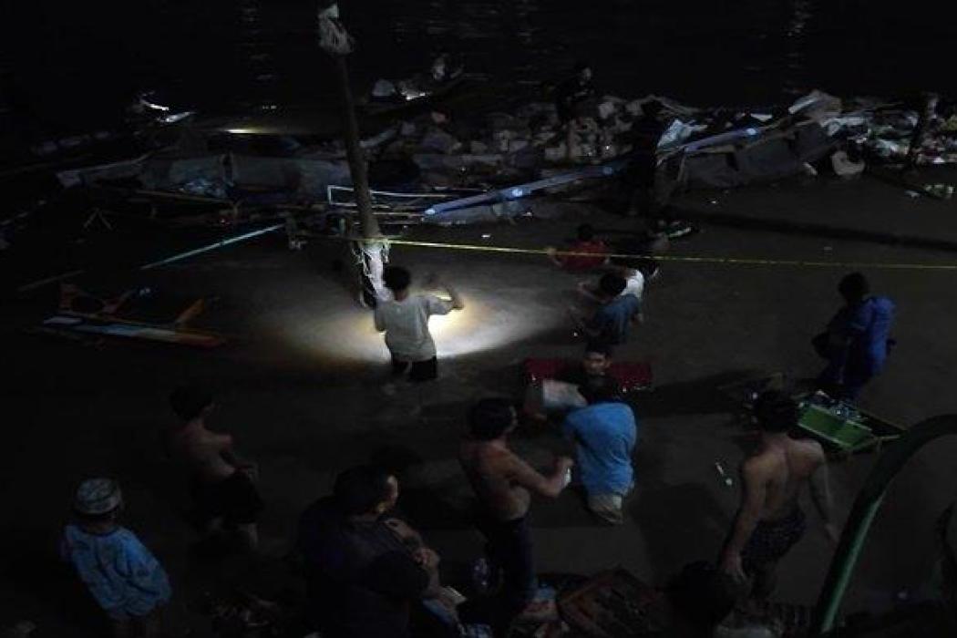Perahu Jukung Bermuatan Sembako Meledak di Sungai Musi Palembang, 4 Orang Hilang 3 Luka-Luka
