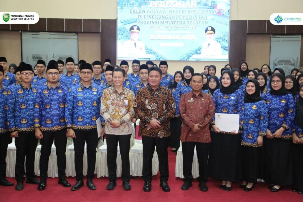 Gubernur Herman Deru Lantik 101 CPNS Pemprov Sumsel, Tekankan Pelayanan dan Tanggung Jawab