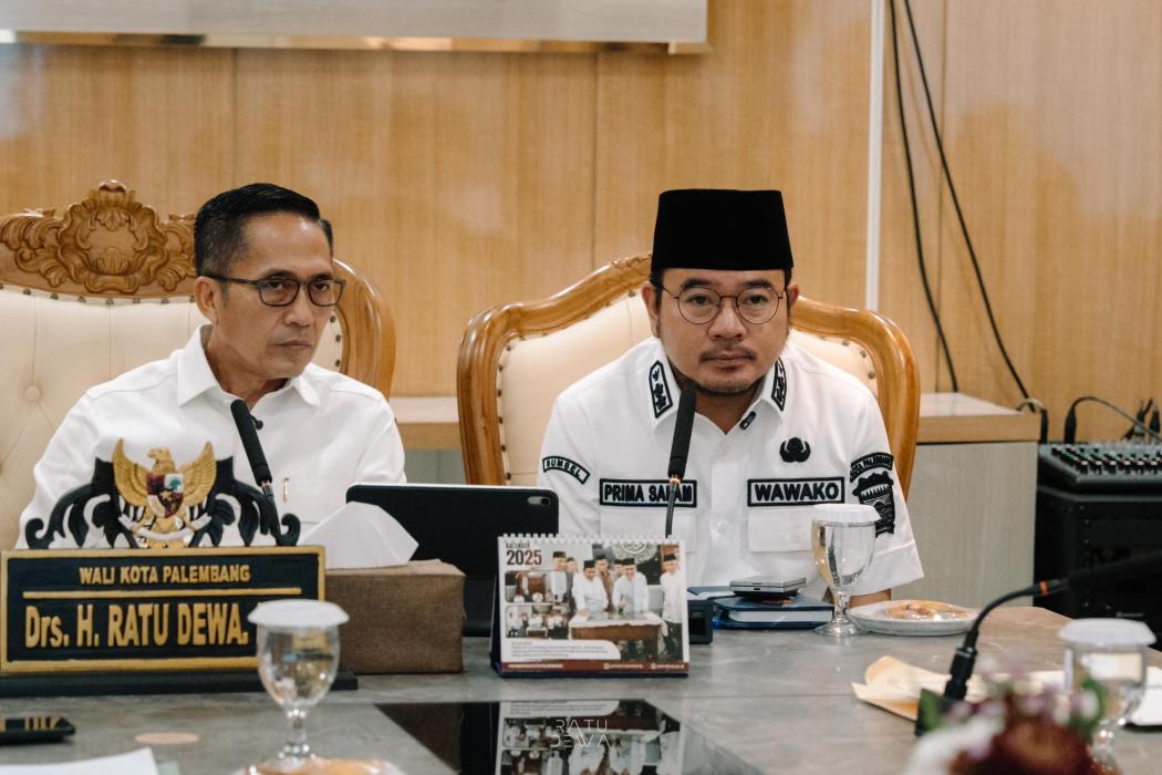 Walikota Ratu Dewa Tegaskan Pemkot Palembang Akan Tata Kabel Optik yang Semerawut di Jalan