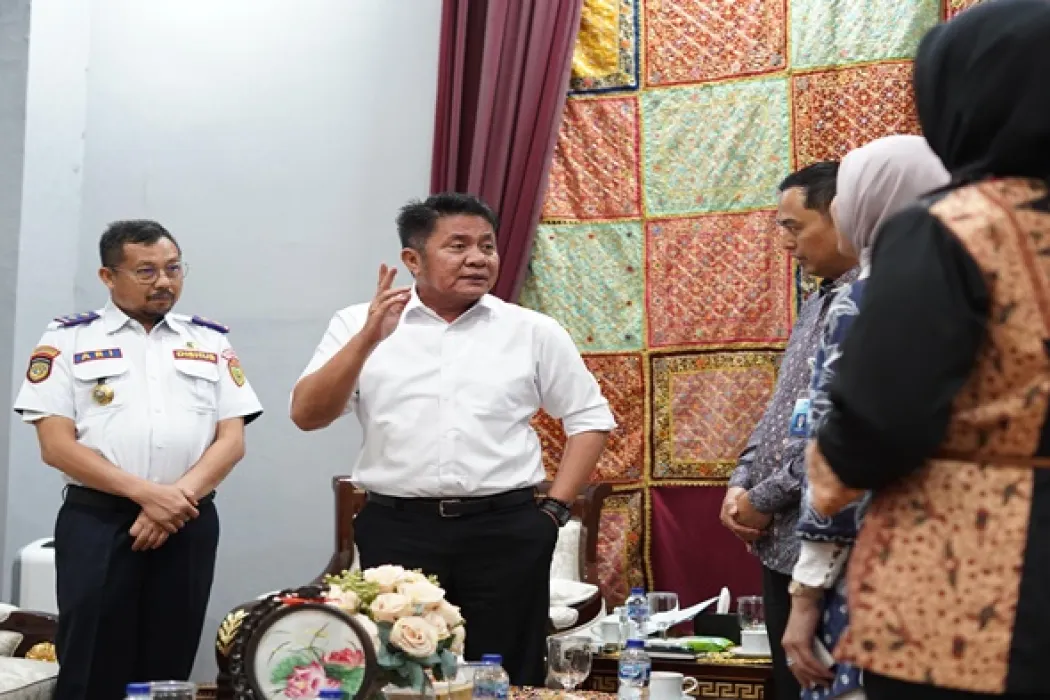 Gubernur Herman Deru Minta Penerbangan Garuda Indonesia di Bandara SMB II Ditambah